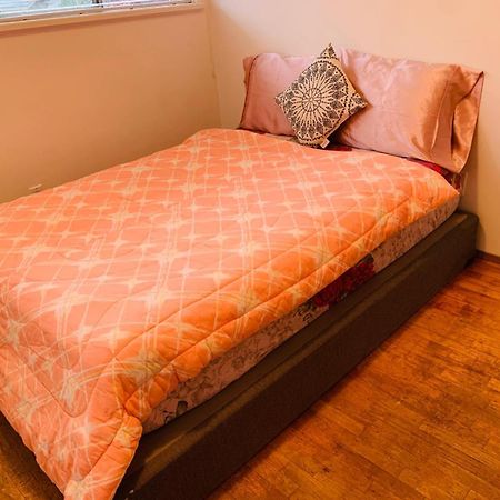 Cosy Romantic Stay In Surrey- Walking Distance From Guildford Town Centre מראה חיצוני תמונה